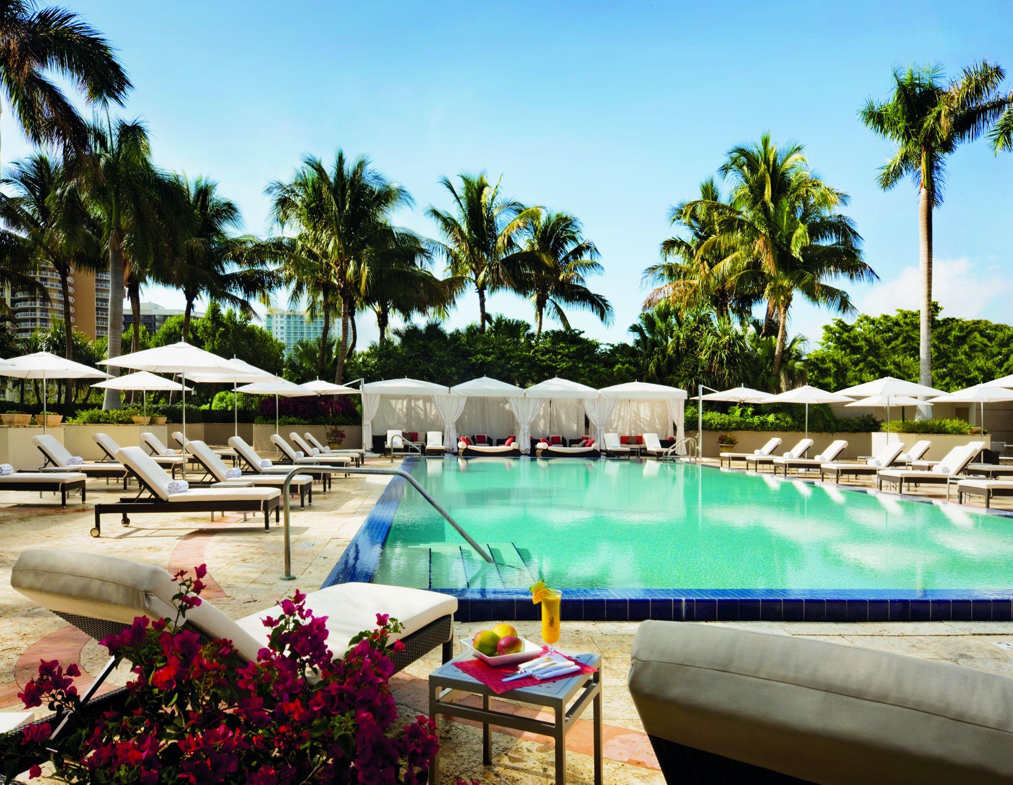 The Ritz-Carlton Coconut Grove, Miami Hotel Exterior photo